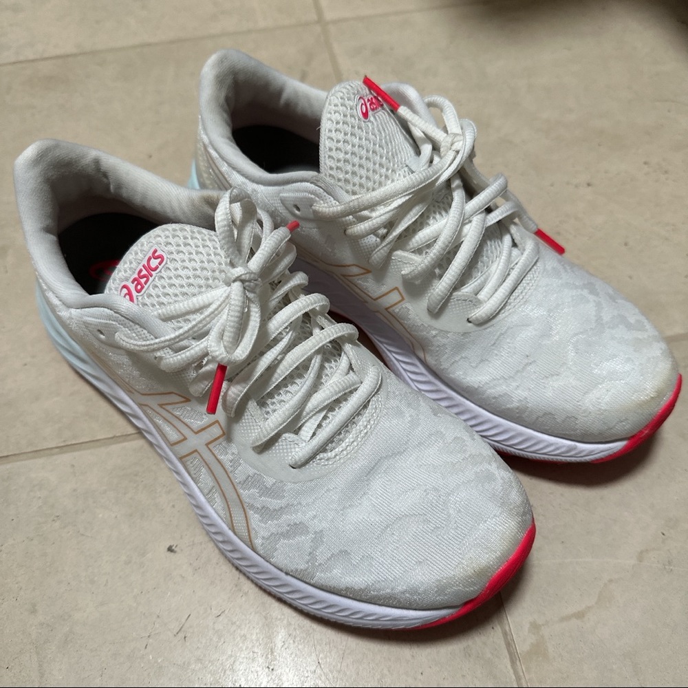 ASICS GEL-EXCITE 8 SIZE 7.5